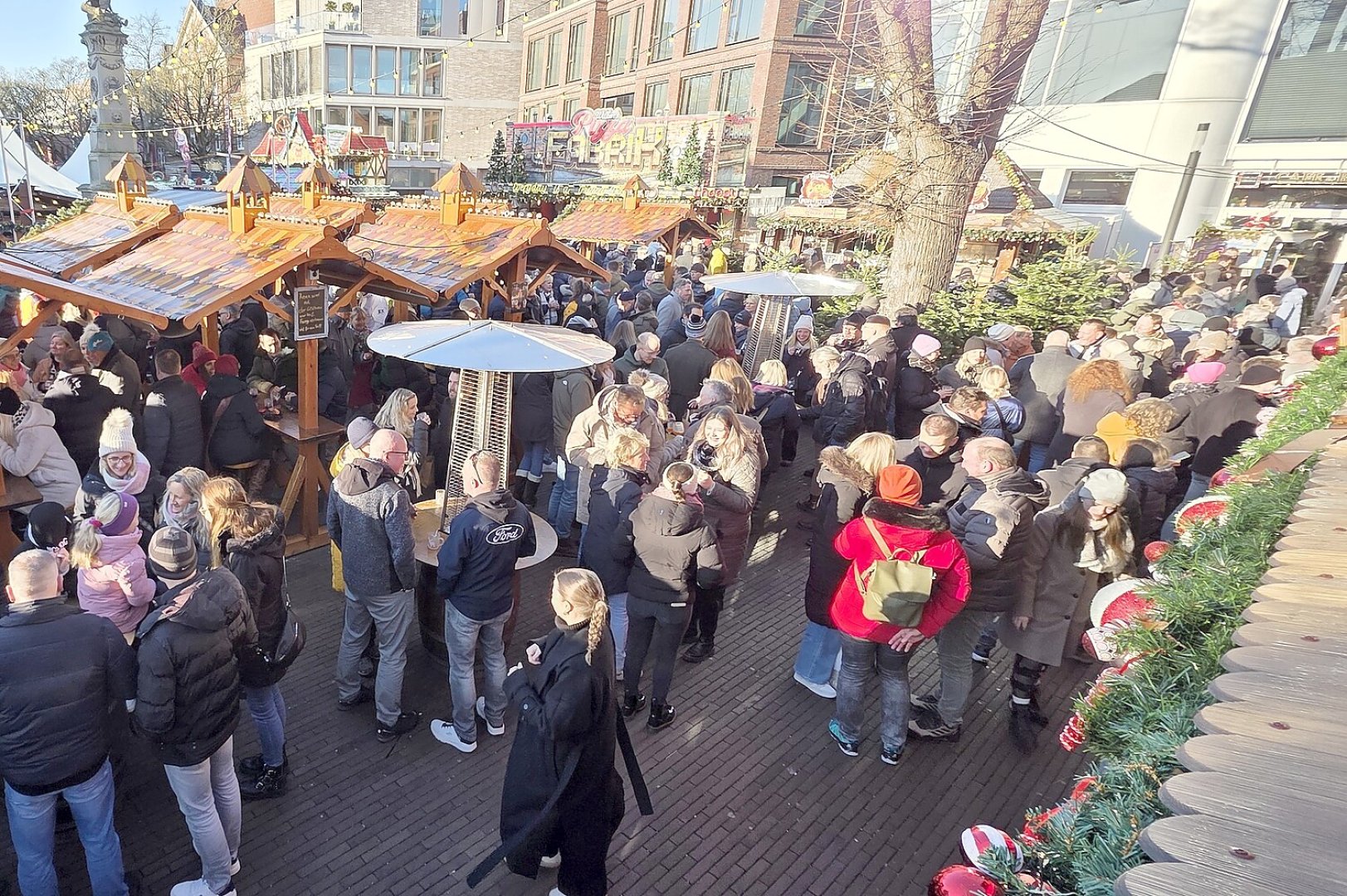 Heiligabend in der Leeraner Innenstadt - Bild 1