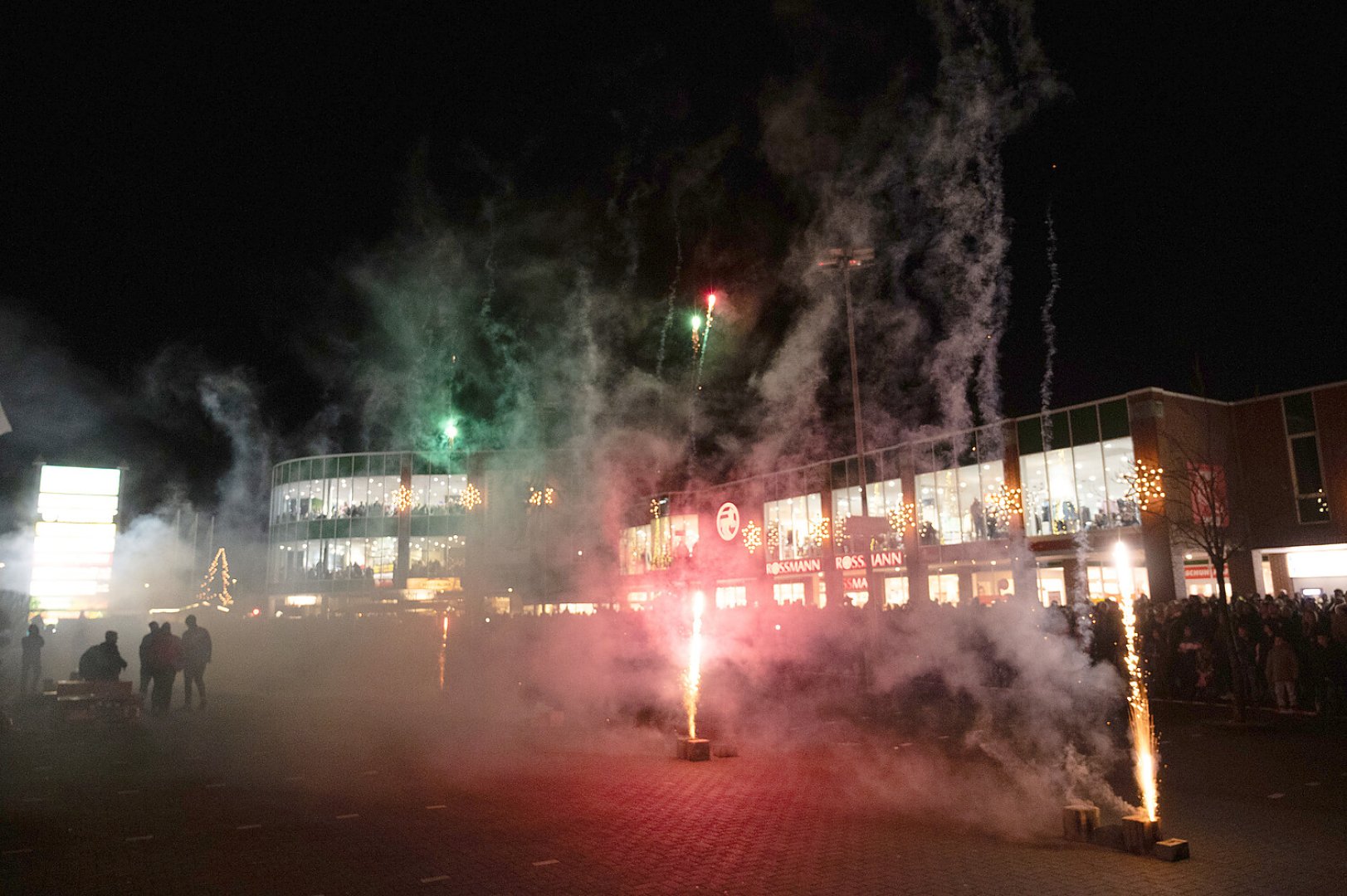 Feuerwerksshow in Ostrhauderfehn - Bild 3