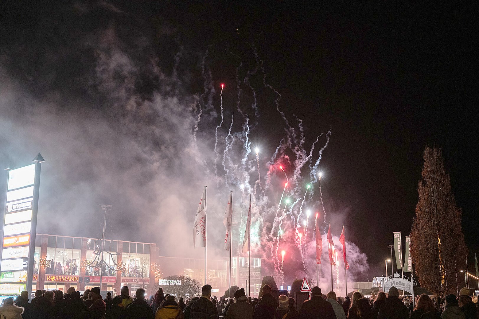 Feuerwerksshow in Ostrhauderfehn - Bild 4