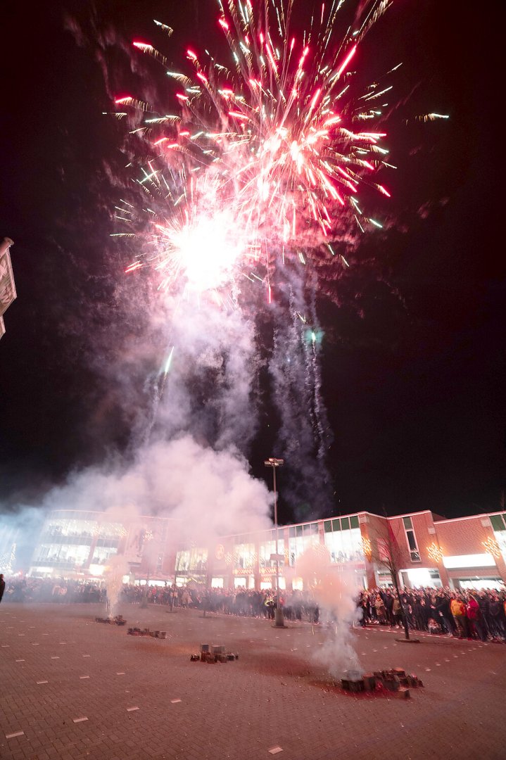 Feuerwerksshow in Ostrhauderfehn - Bild 13