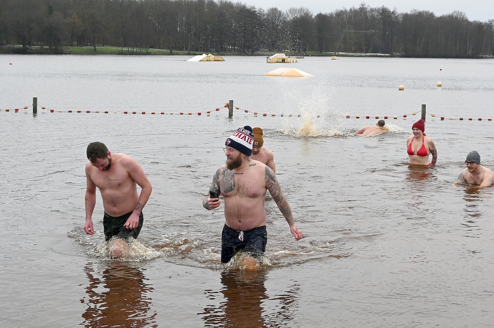 Anbaden im Idasee - Bild 1