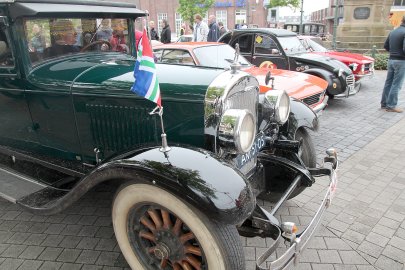 Oldtimer-Rallye machte in Leer Station - Bild 2