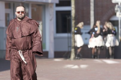 Bildergalerie Pappnasenball - Bild 11