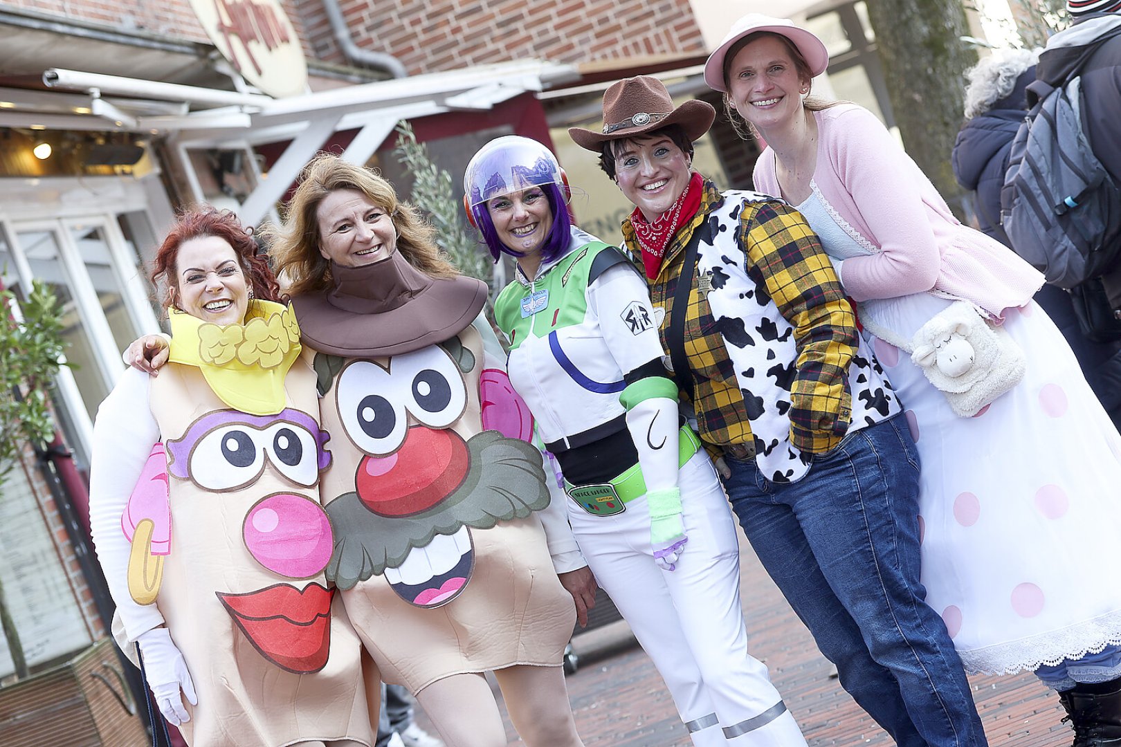 Bildergalerie Pappnasenball - Bild 35