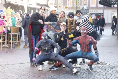 Bildergalerie Pappnasenball - Bild 37