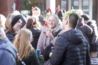 Bildergalerie Pappnasenball - Bild 60