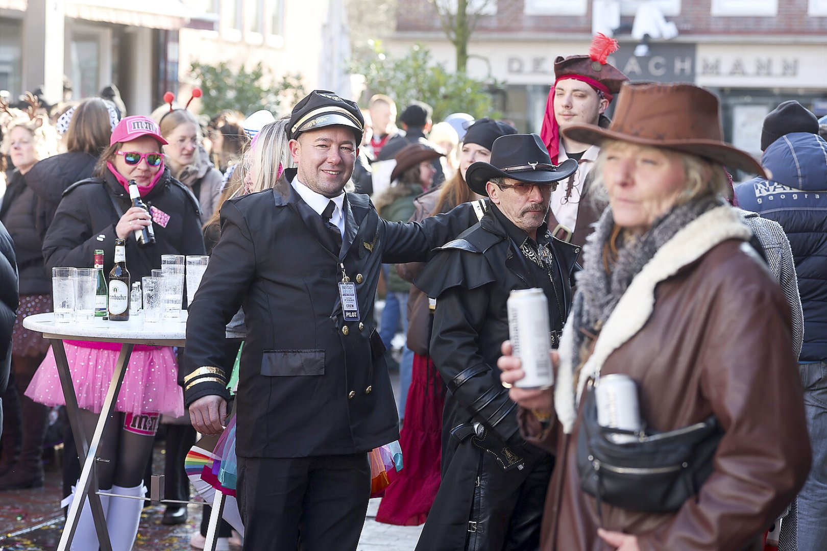 Bildergalerie Pappnasenball - Bild 63