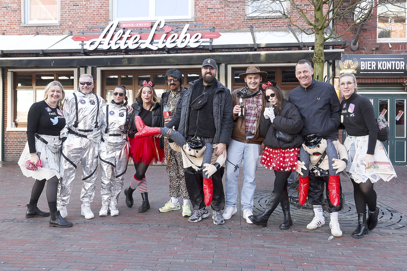 Bildergalerie Pappnasenball - Bild 68