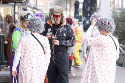 Bildergalerie Pappnasenball - Bild 97