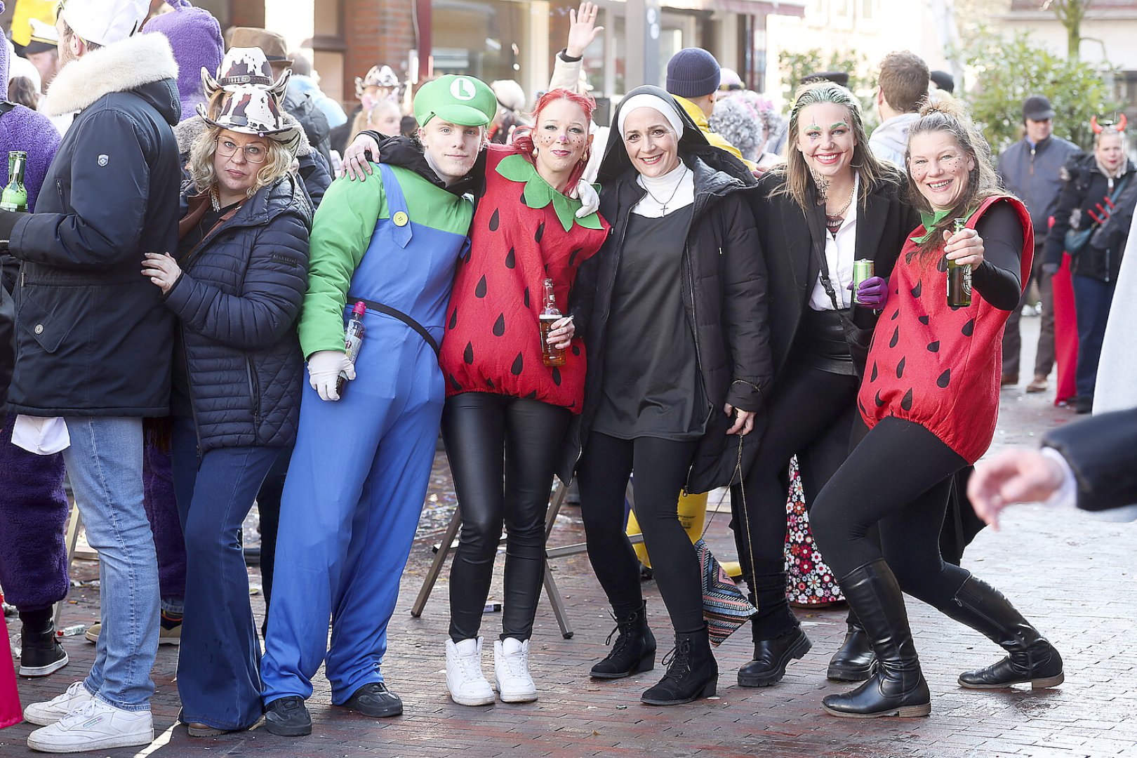 Bildergalerie Pappnasenball - Bild 102