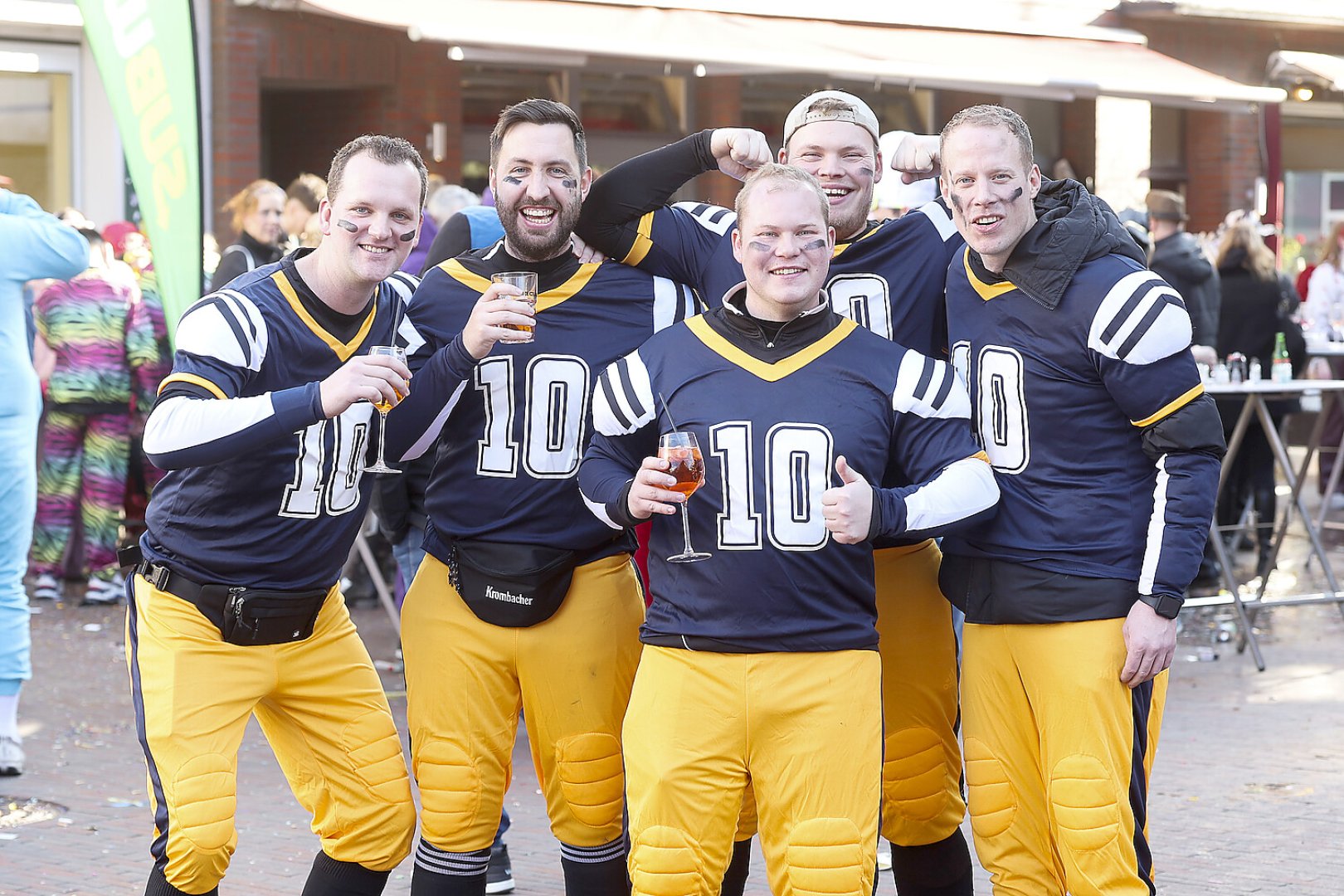 Bildergalerie Pappnasenball - Bild 105