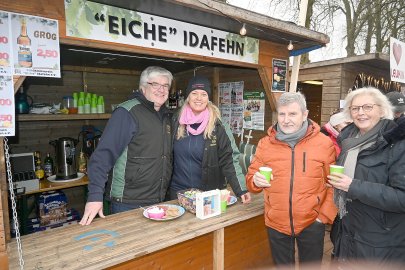 Wintermarkt-Besucher in Ostrhauderfehn genießen Kinderprogramm, DJ und Vereinsstände - Bild 3