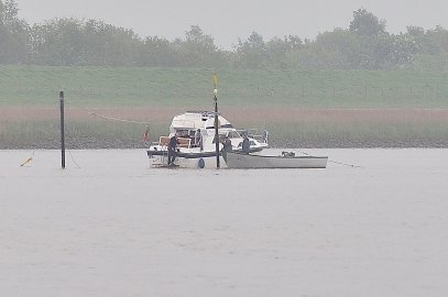 Sportboot gerät auf der Ems in Not - Bild 4