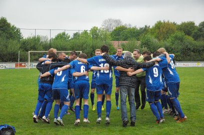Bunde nach 2:2 so gut wie Meister - Bild 4