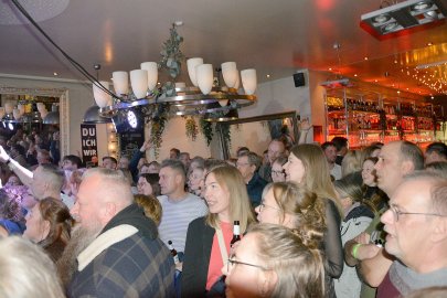 Partymusik in proppevollen Kneipen - Bild 4