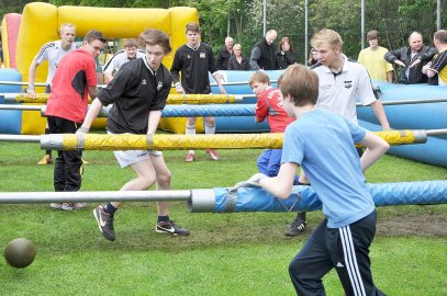 Tischfußball mit richtigen Spielern - Bild 2