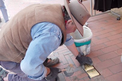 Gunter Demnig verlegt 32 neue Stolpersteine - Bild 4