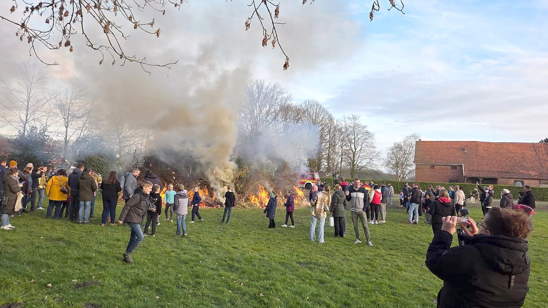 Osterfeuer in Selverde - Bild 1