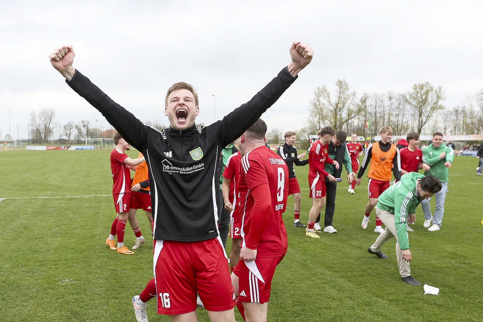 Pewsum siegt 4:0 vor 1000 Zuschauern - Bild 1