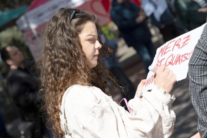 Bundeskanzler Friedrich Merz in Emden (Demo) - Bild 3