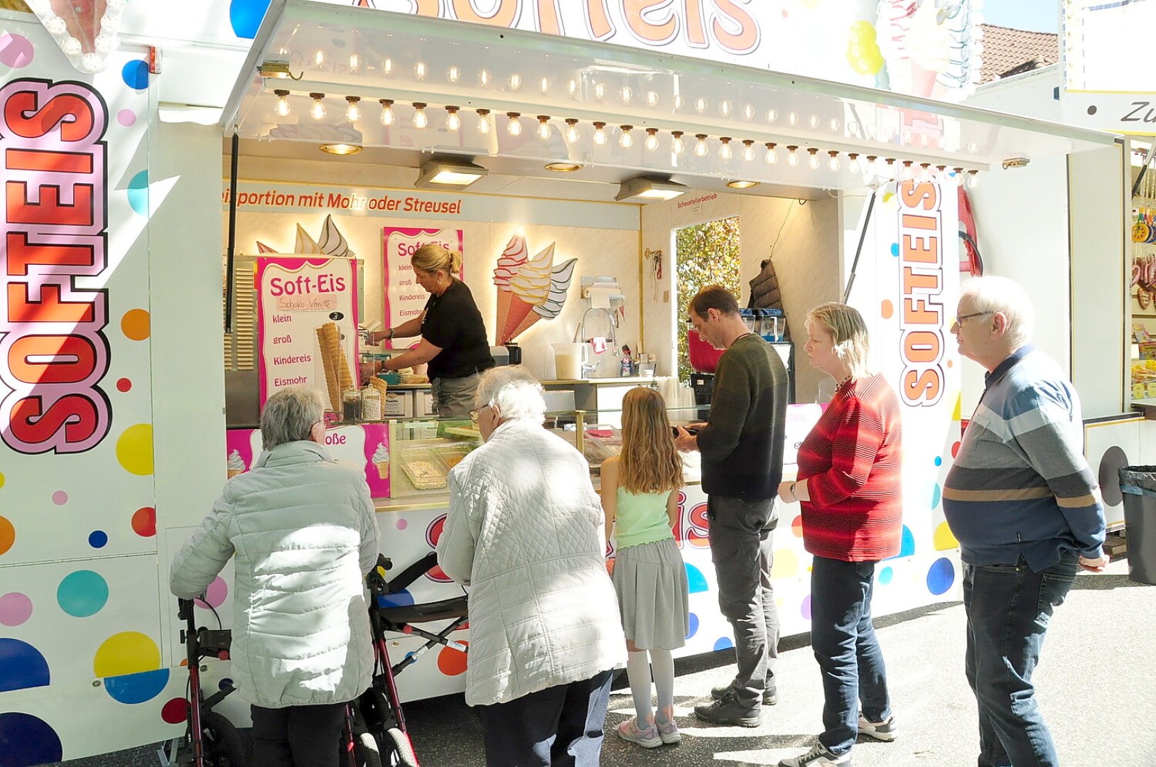 Vier Tage Johannimarkt in Weener - Bild 1