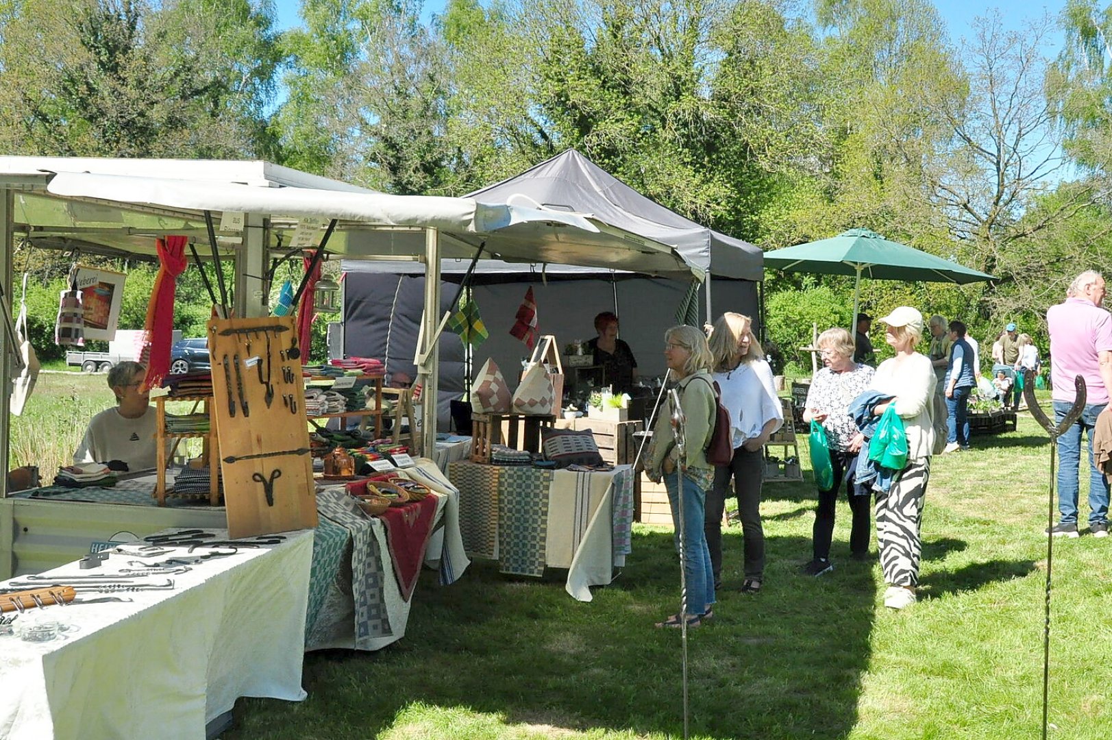 Bilder vom Staudenmarkt in Pagels' Garten in Leer - Bild 1