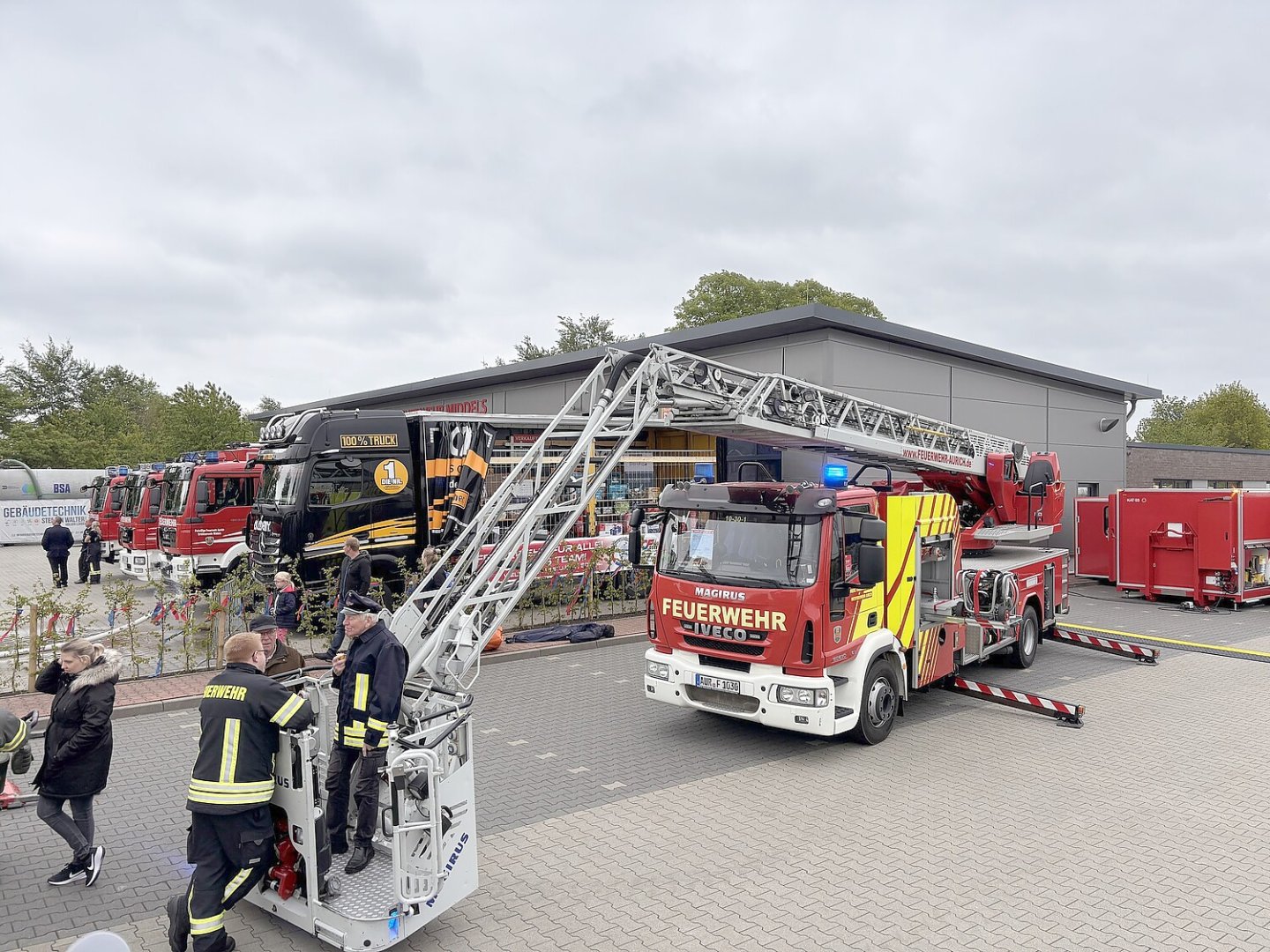 Blaulicht-Wochenende in Middels - Bild 1