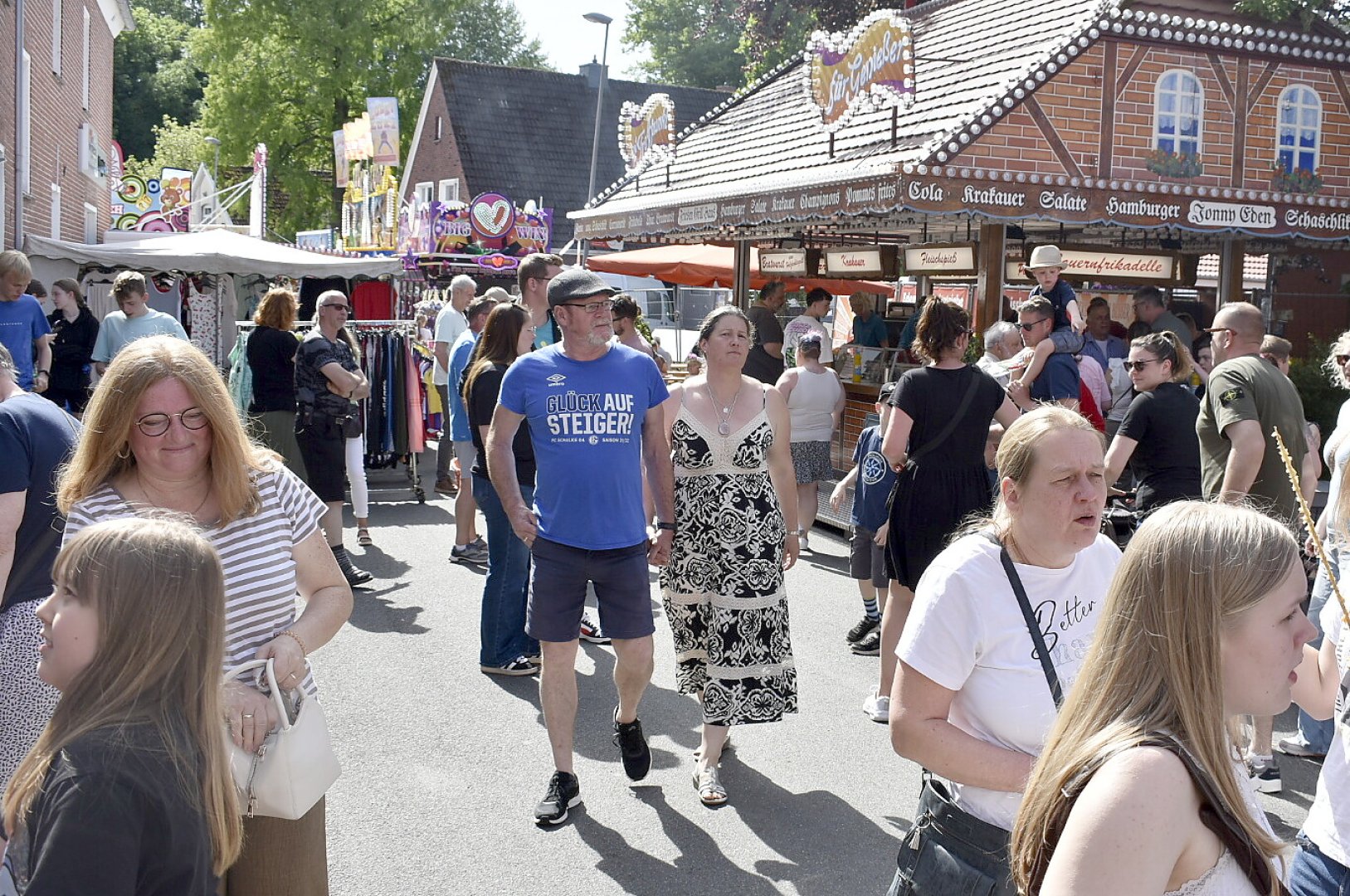 Bunde feiert den Pfingstmarkt - die Bilder vom Sonntag - Bild 1
