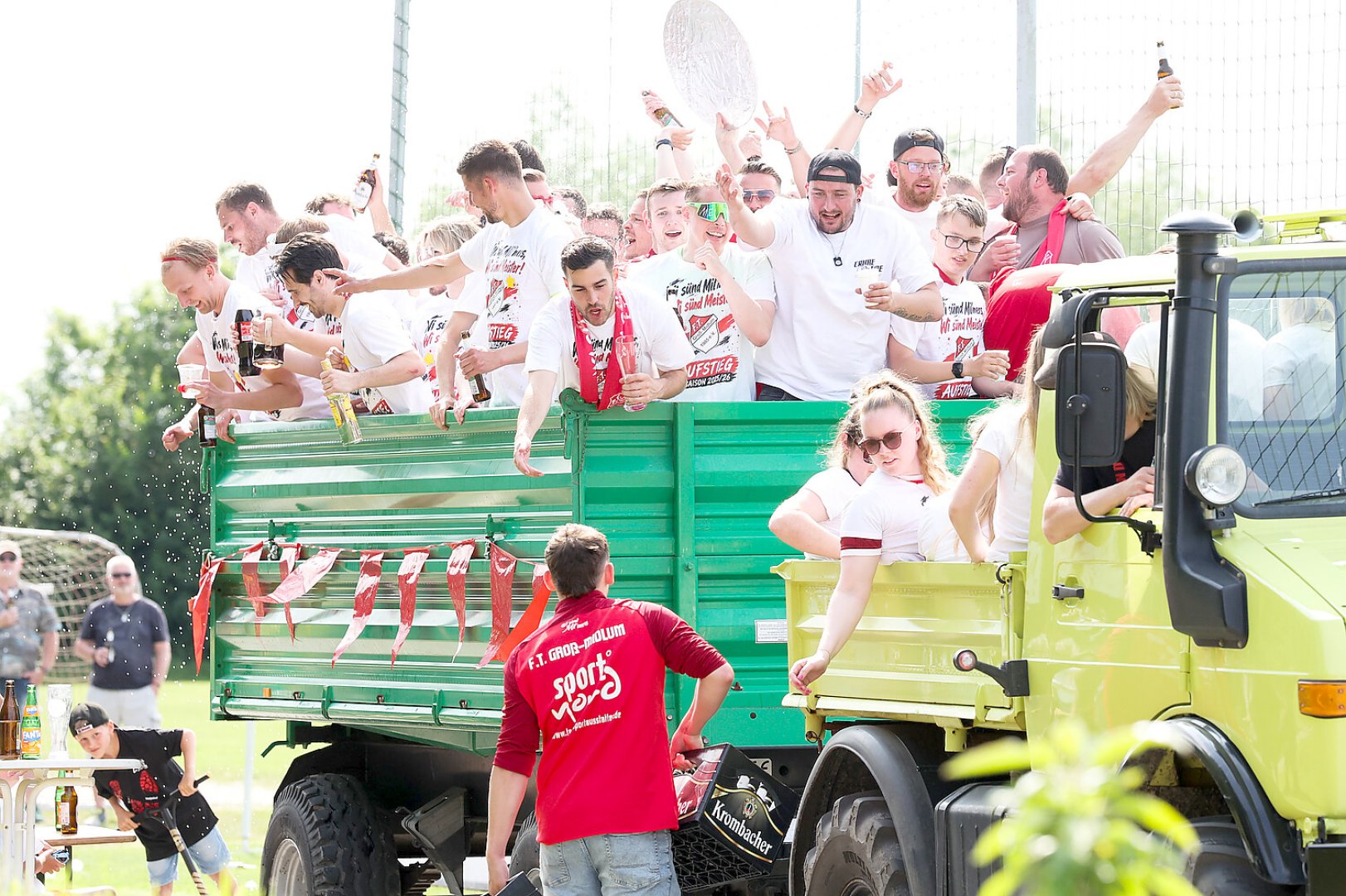 FT Groß-Midlum feiert Aufstieg - Bild 1