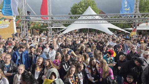 Public Viewing in Leer - Bild 2