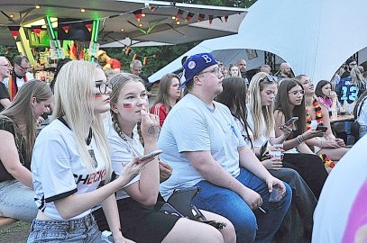 Die Bilder vom Public Viewing in Leer - Bild 3