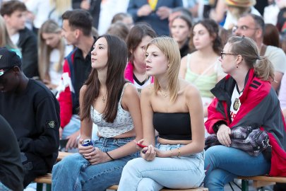Die Bilder vom Public Viewing in Emden - Bild 3