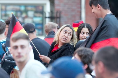 Die Bilder vom Public Viewing in Emden - Bild 4