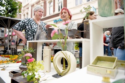 Viele Besucher beim Töpfermarkt in Leer - Bild 2