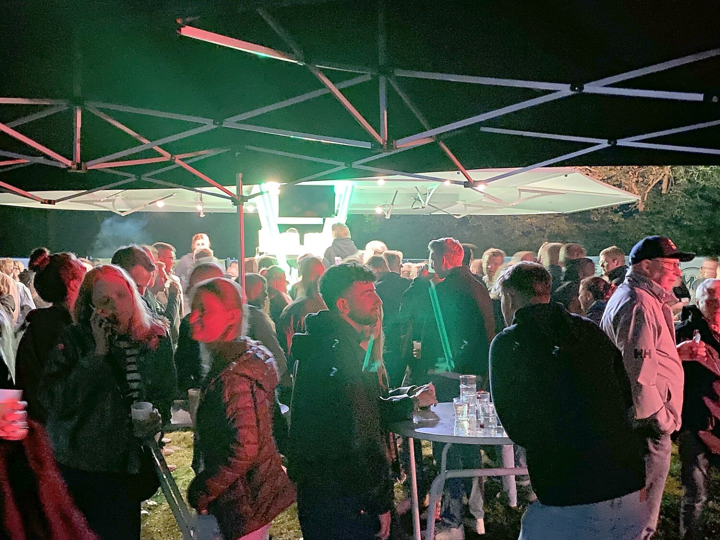 Bilder von der Dorfjugendfete in Uplengen - Bild 1