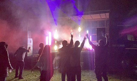 Bilder von der Dorfjugendfete in Uplengen - Bild 2