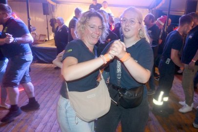 Zeltdisco beim Feuerwehrjubiläum - Bild 2