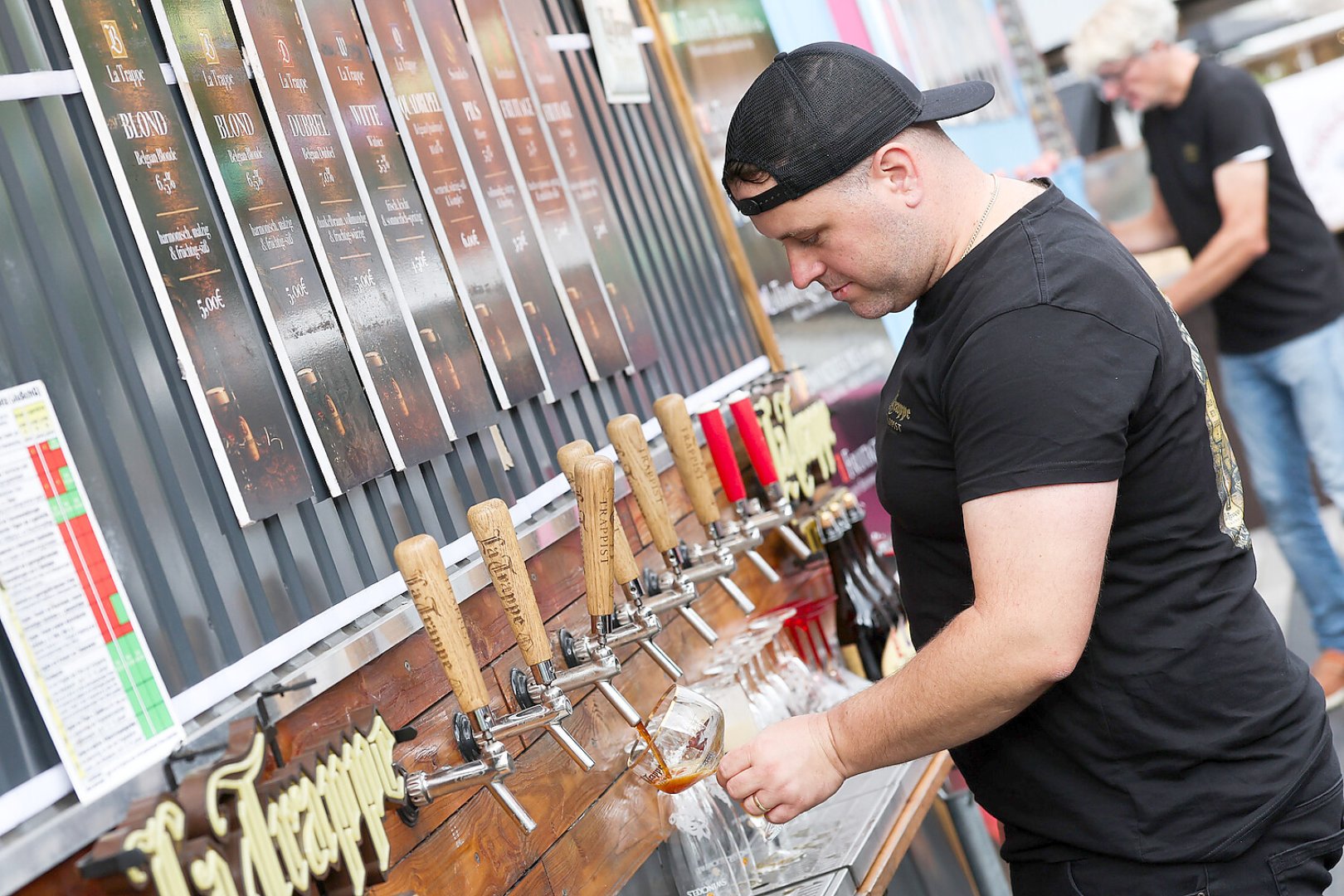 Das Emder Bierfest ist gestartet - Bild 1