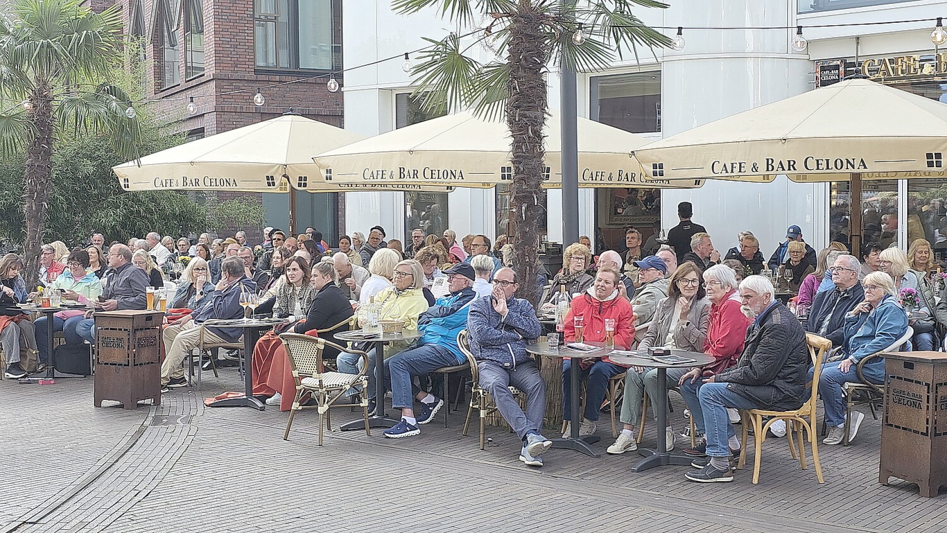 Denkmal-Konzert mit Beatles Revival Band in Leer - Bild 1