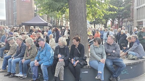 Denkmal-Konzert mit Beatles Revival Band in Leer - Bild 2