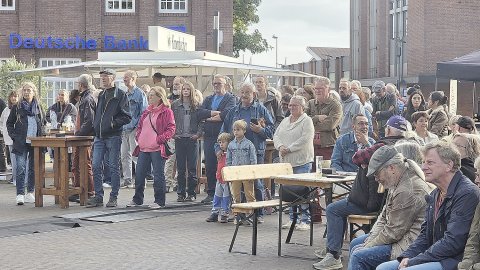 Denkmal-Konzert mit Beatles Revival Band in Leer - Bild 3