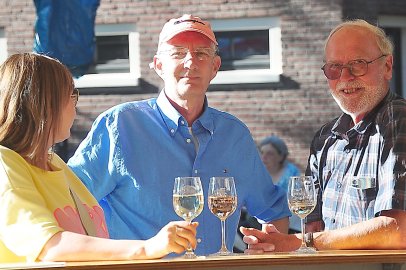 Samstagabend auf dem 25. Weinfest in Leer - Bild 3