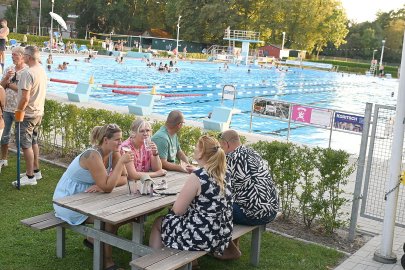 Mitternachtsschwimmen im Van Ameren Bad - Bild 22