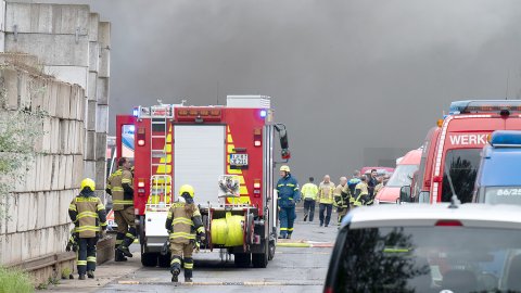 Großeinsatz für die Feuerwehren in Leer - Bild 2