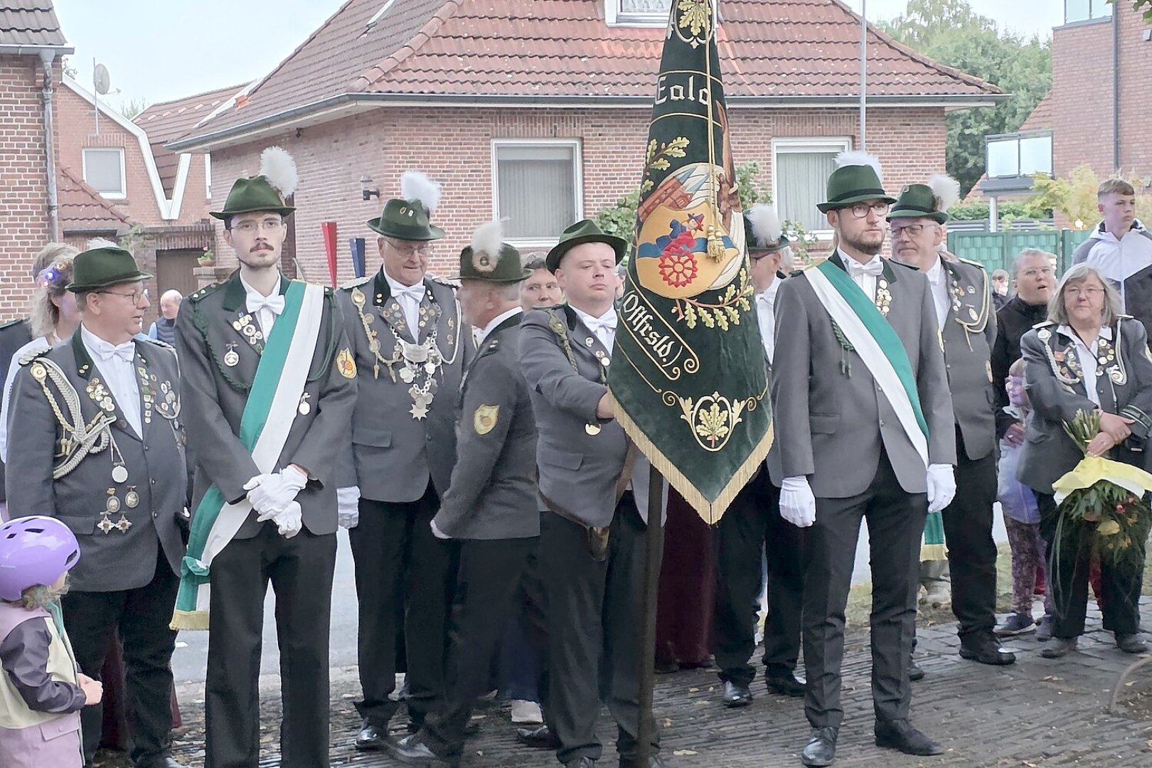 So hat das Schützenfest in Loga begonnen - die Bilder - Bild 1