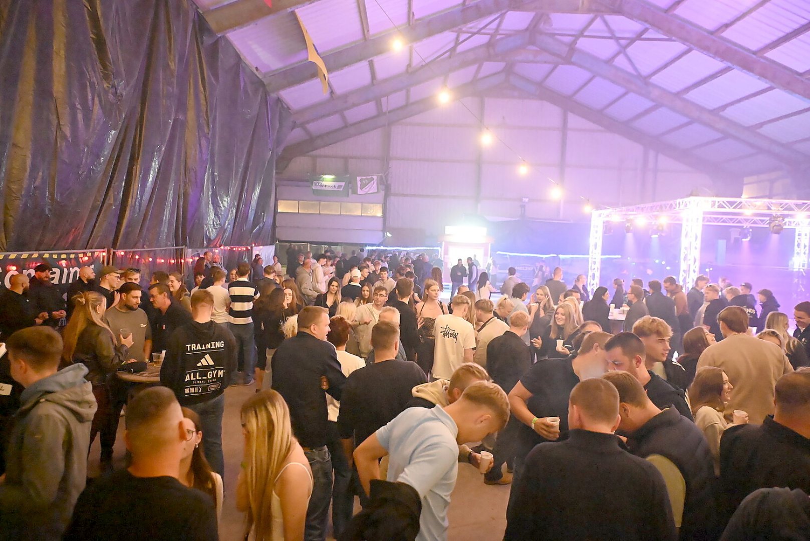 Die schönsten Bilder der Hallenfete in Manslagt - Bild 45