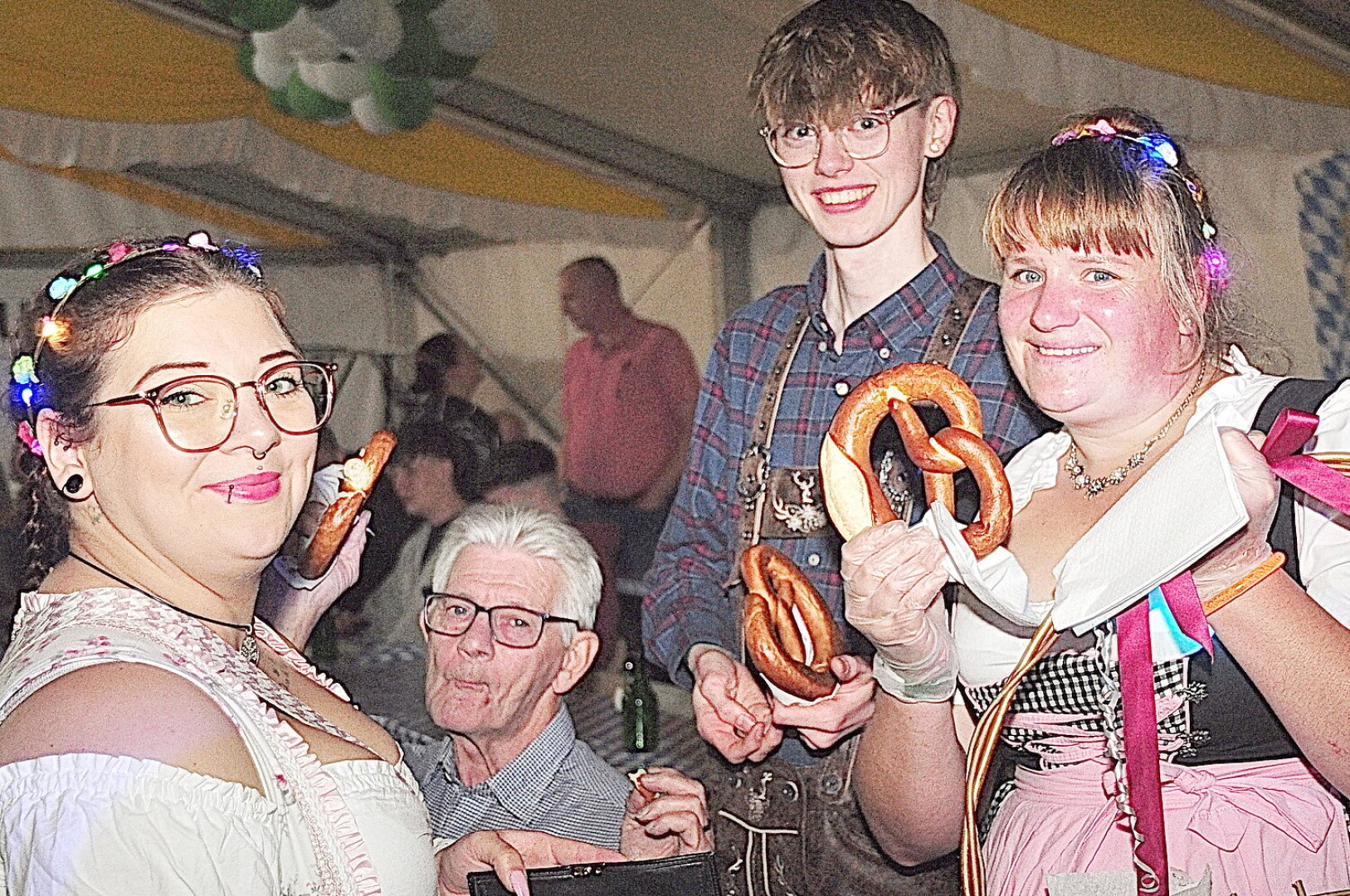 Oktoberfest in Warsingsfehn - Bild 1