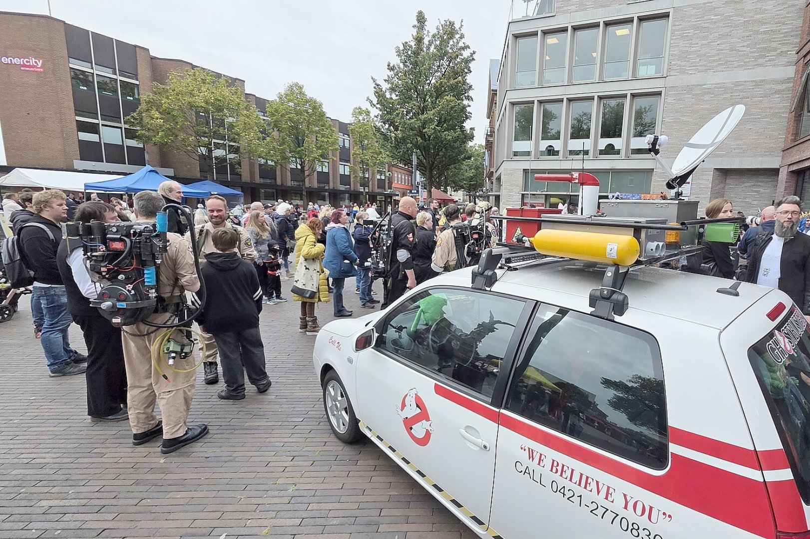 Viele Besucher bei Leer-Con - Bild 1