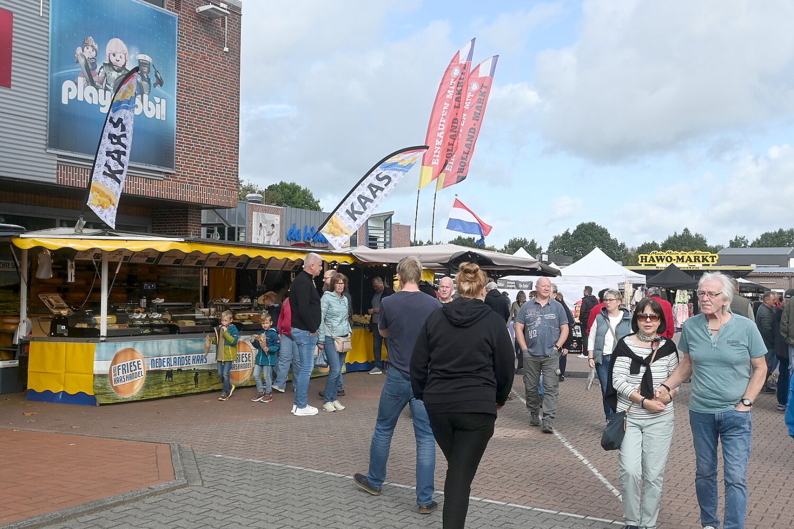 Hollandmarkt in Rhauderfehn lockte viele Gäste - Bild 1