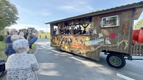 Ernteumzug in Völlenerkönigsfehn - Bild 3